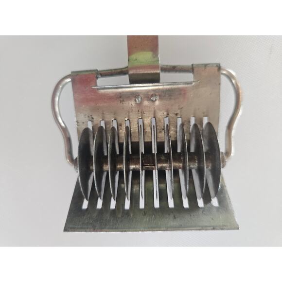 Vintage Pasta Cutter Vintage Kitchen Utensil Vintage Pastry Cutter Germany - Picture 4 of 6